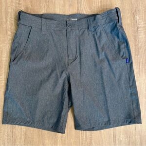 HUK Performance Fishing Shorts Beacon Mens XL Gray H2000059 Quick Dry Flat Front